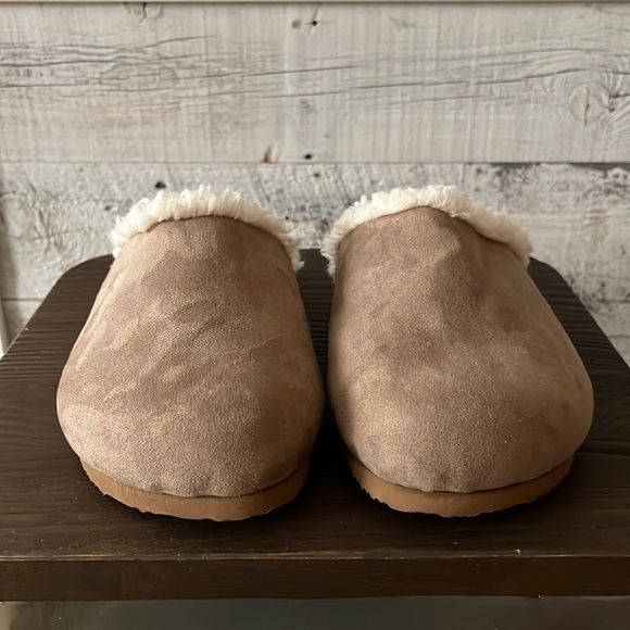 J. Crew Factory Shoes - J.Crew women’s slip-on shoes. Size 8
